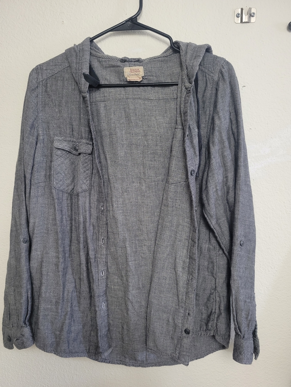 Womens medium gray Boston Traders button up long sleeve